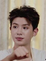 娱乐吃瓜黄明昊视频大全